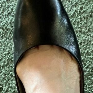 AEROSOLES Black Flats Timeless Comfort Loafers